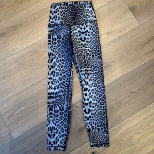 yogalicious leopard leggings